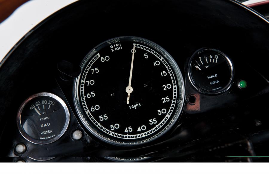Панель приборов Alfa Romeo Giulia TZ (105) 1963 года  (фото 15 из 58)